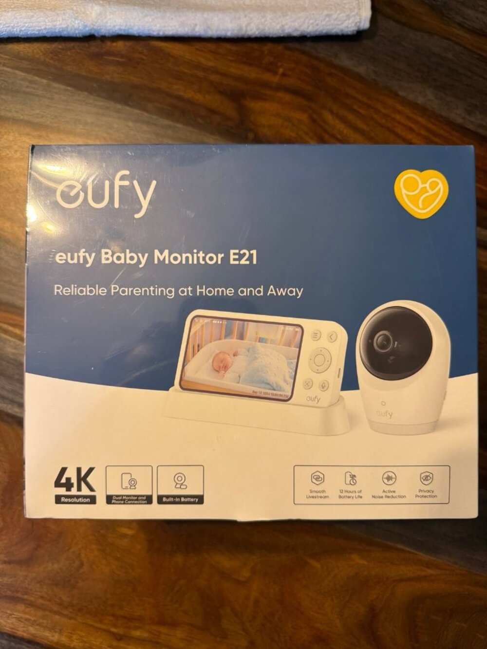 Eufy Security Baby Monitor E21 in white with a 4K UHD camera and a 5" display